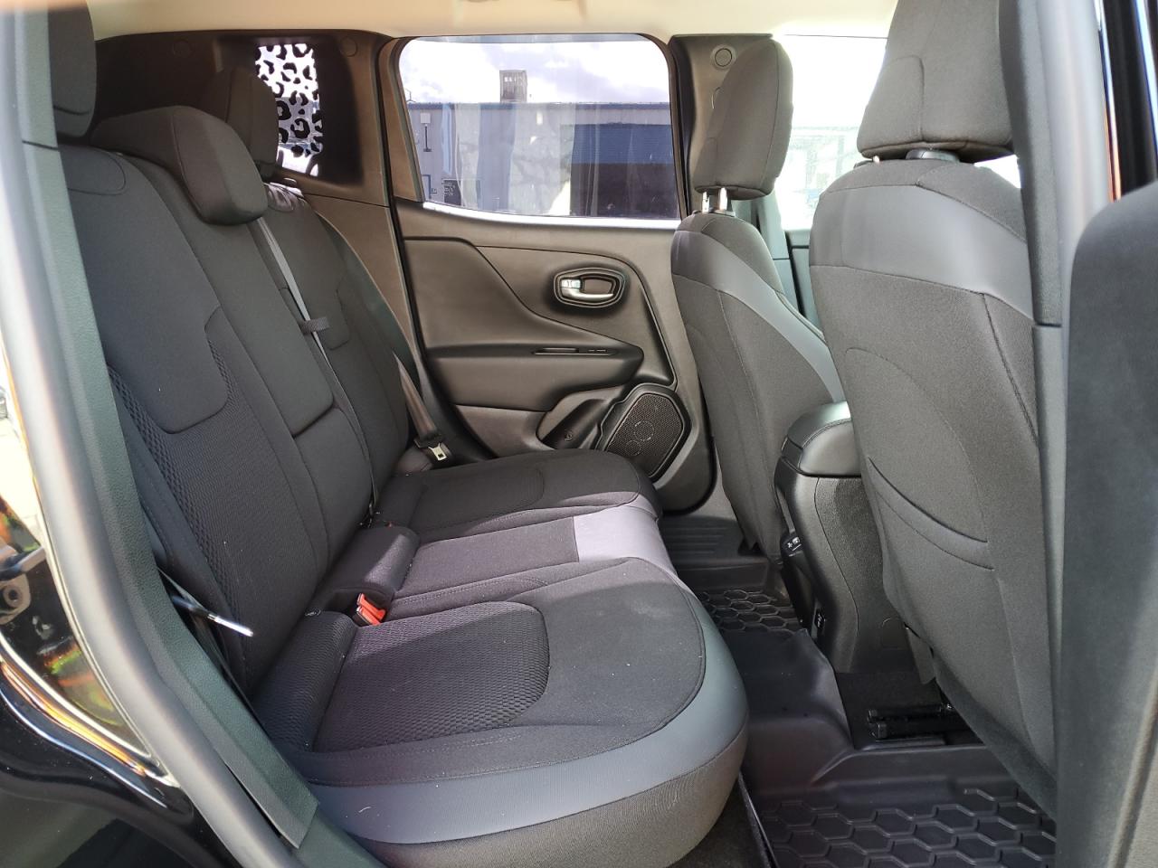 2019 Jeep Renegade - Image 10