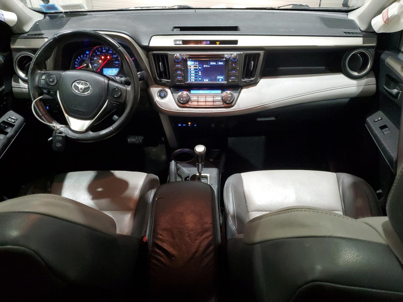 2013 Toyota RAV 4 - Image 8
