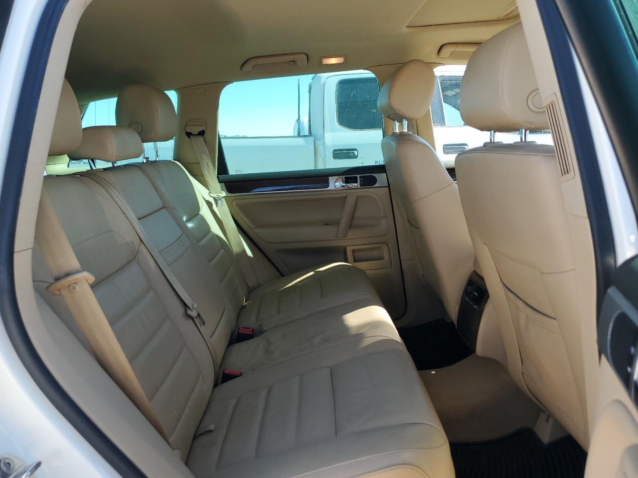 2008 Volkswagen Touareg - Image 11