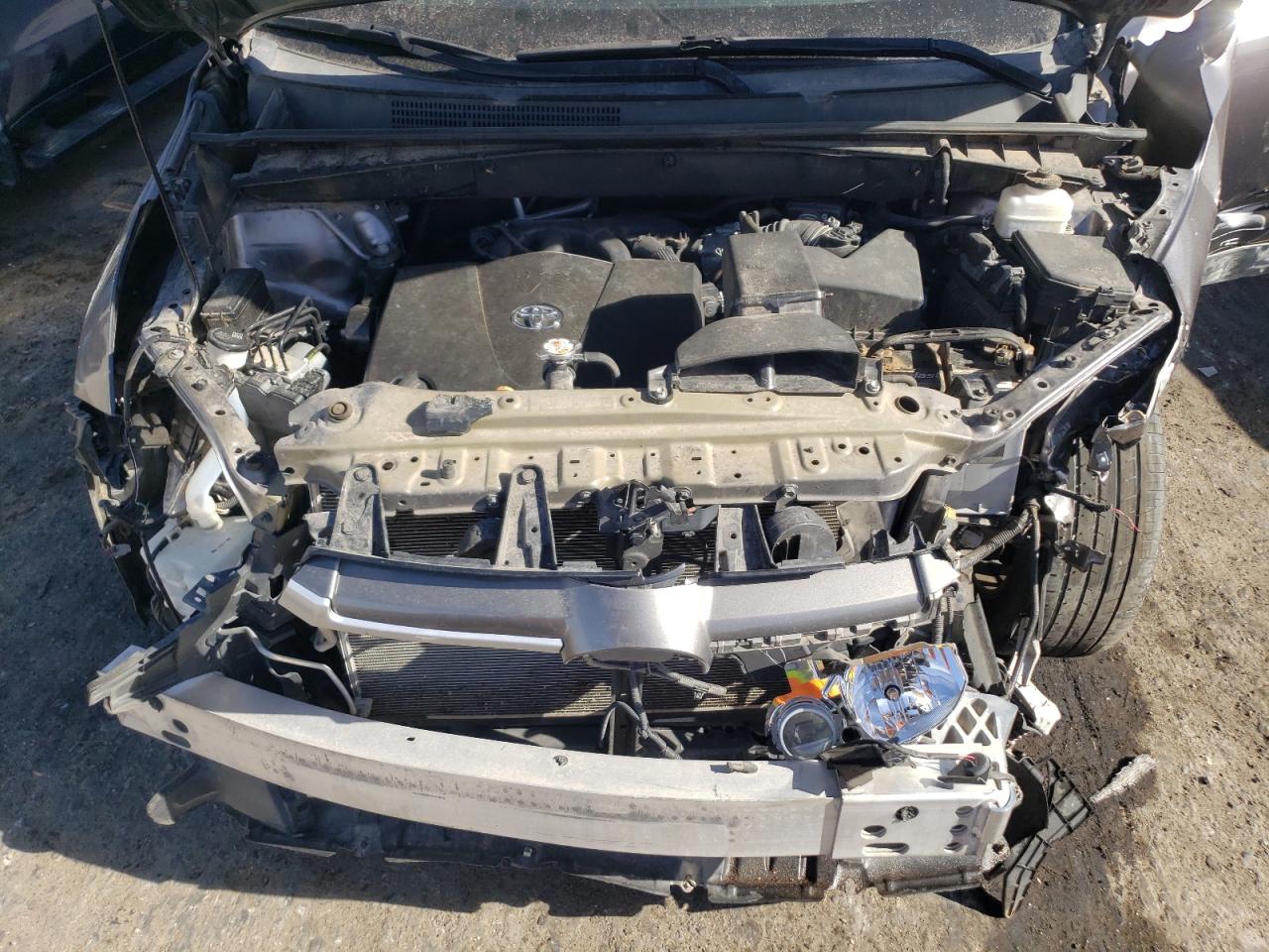 2019 Toyota Highlander - Image 12