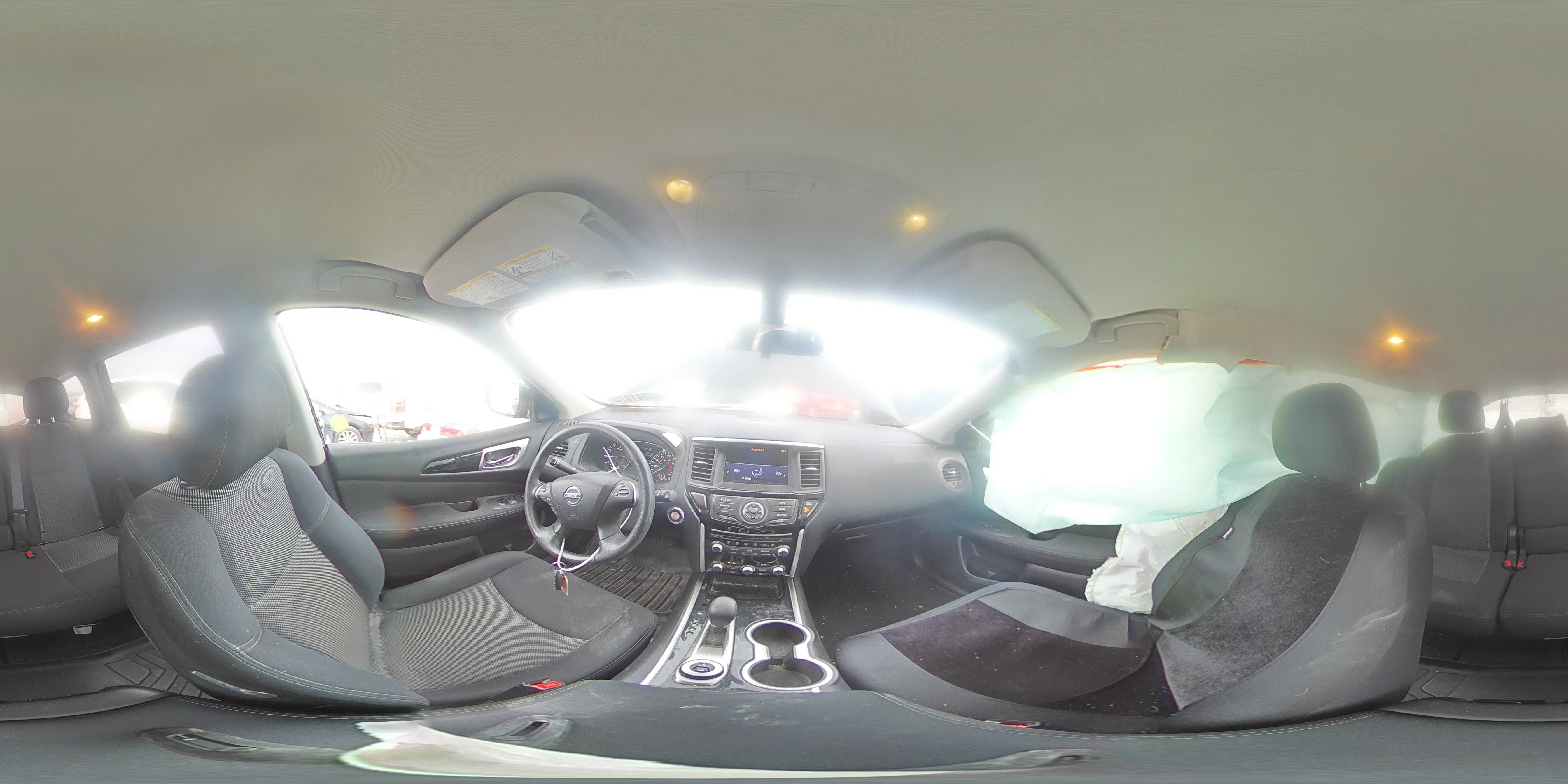 2017 Nissan Pathfinder - Image 12