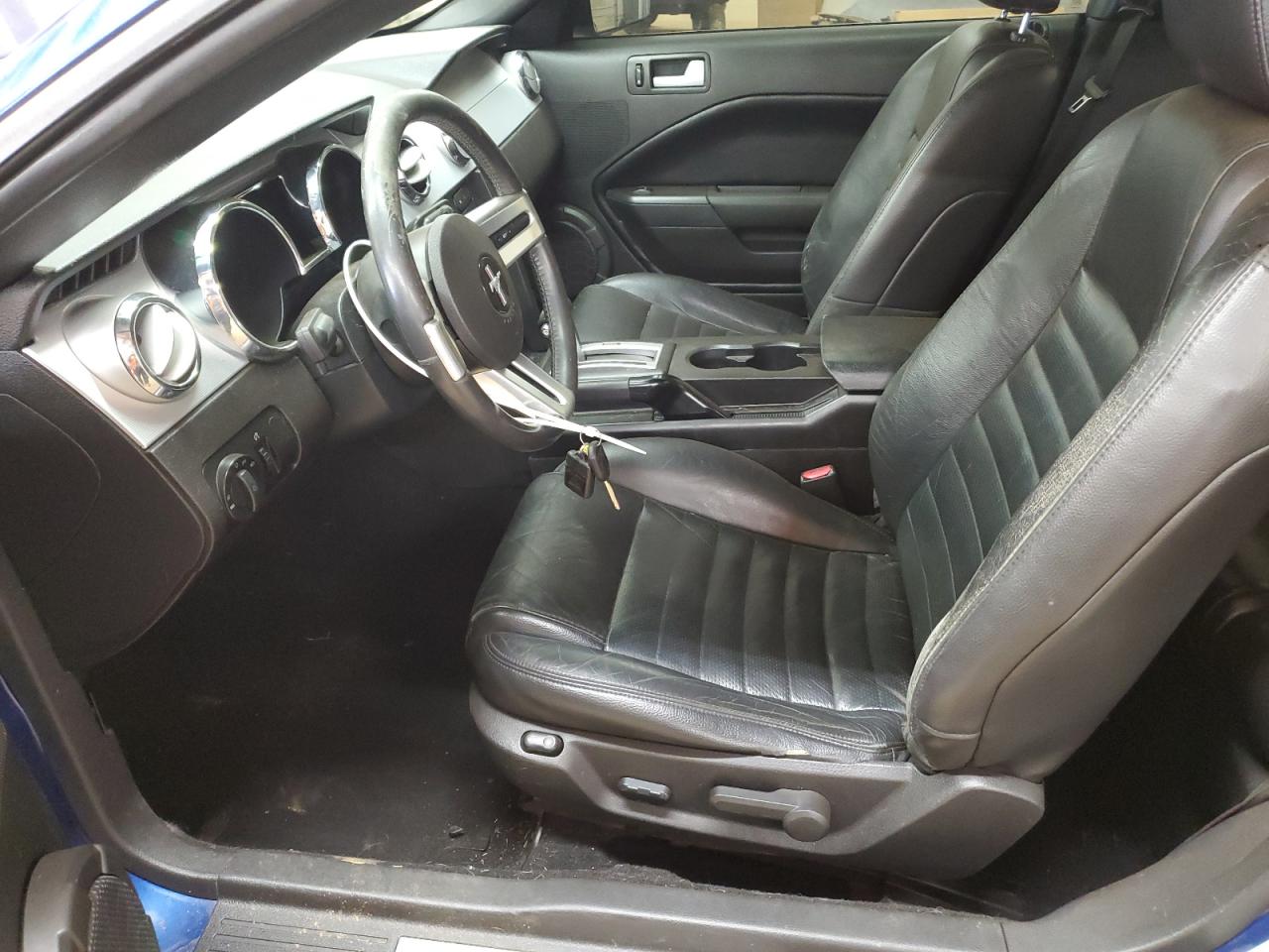 2008 Ford Mustang - Image 7