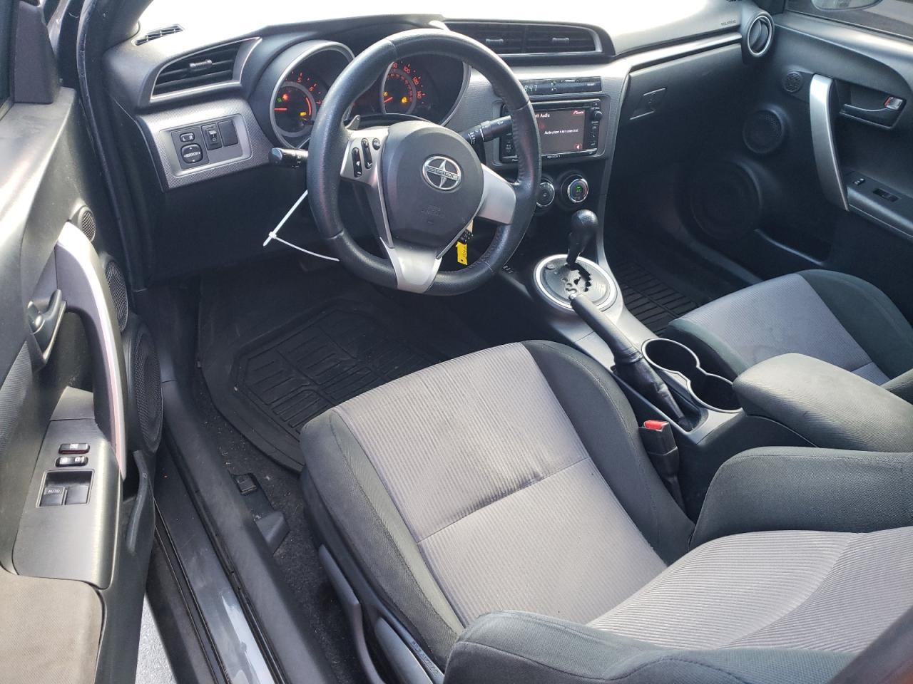 2015 Toyota tC - Image 8