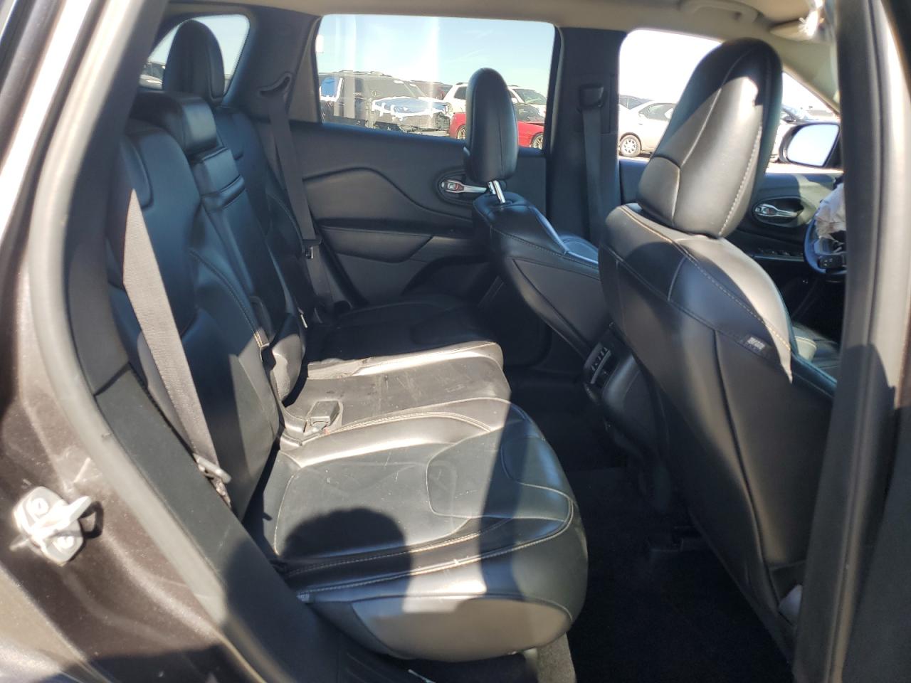 2016 Jeep Grand Cherokee - Image 10