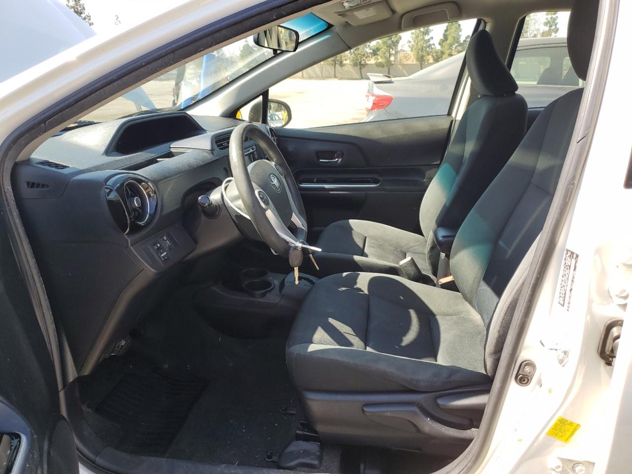2015 Toyota Prius - Image 7