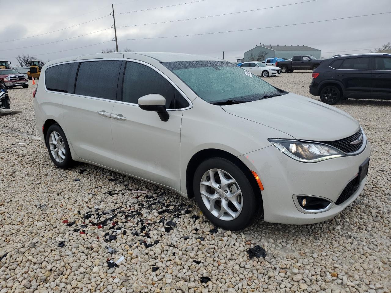 2017 Chrysler Pacifica - Image 4
