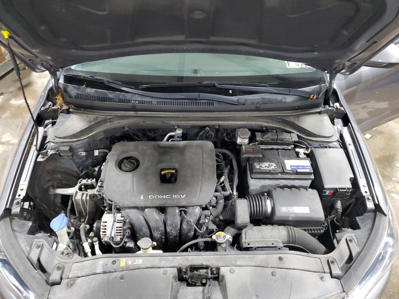 2018 Hyundai Elantra - Image 11