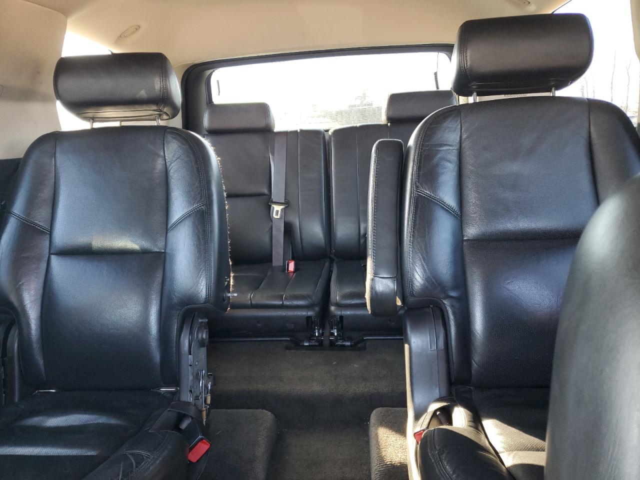 2008 Cadillac Escalade - Image 10