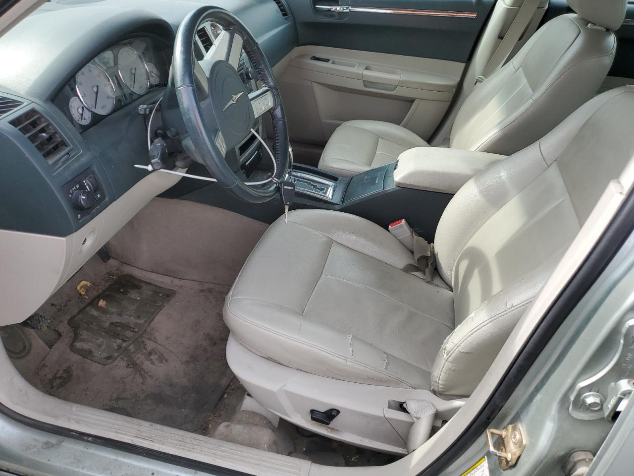 2006 Chrysler 300 - Image 7