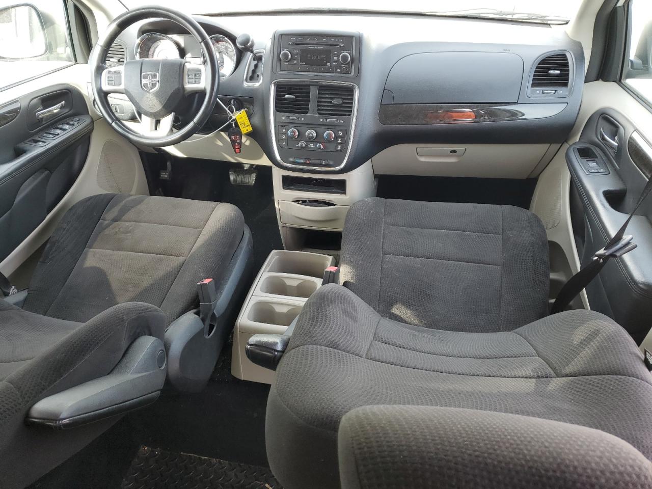 2013 Dodge Caravan - Image 8