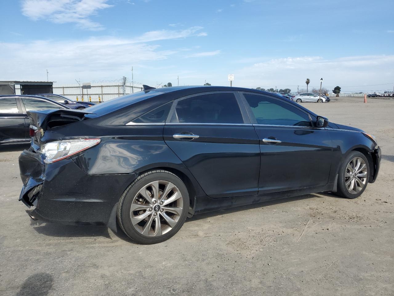 2012 Hyundai Sonata - Image 3