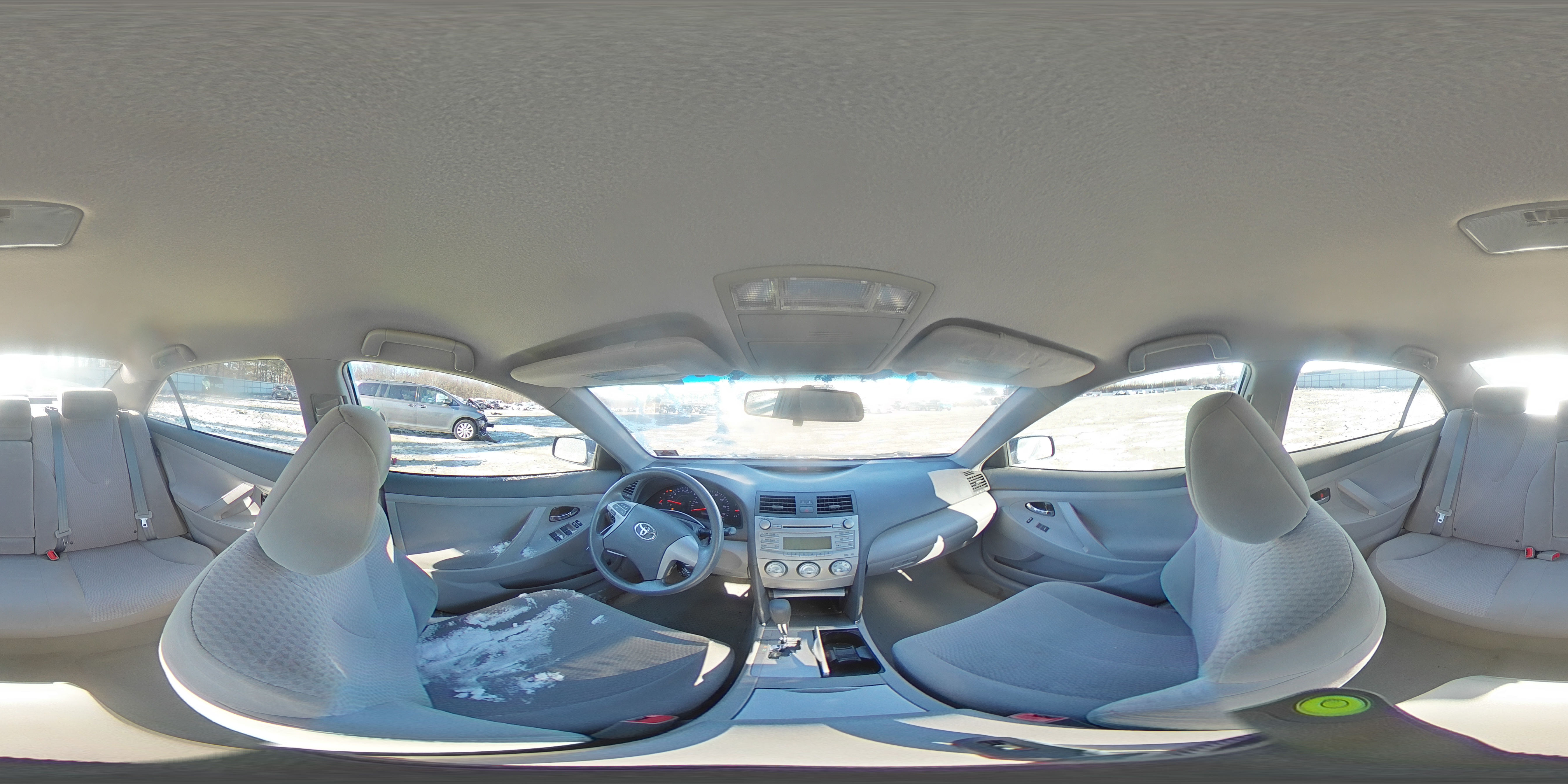 2010 Toyota Camry - Image 13