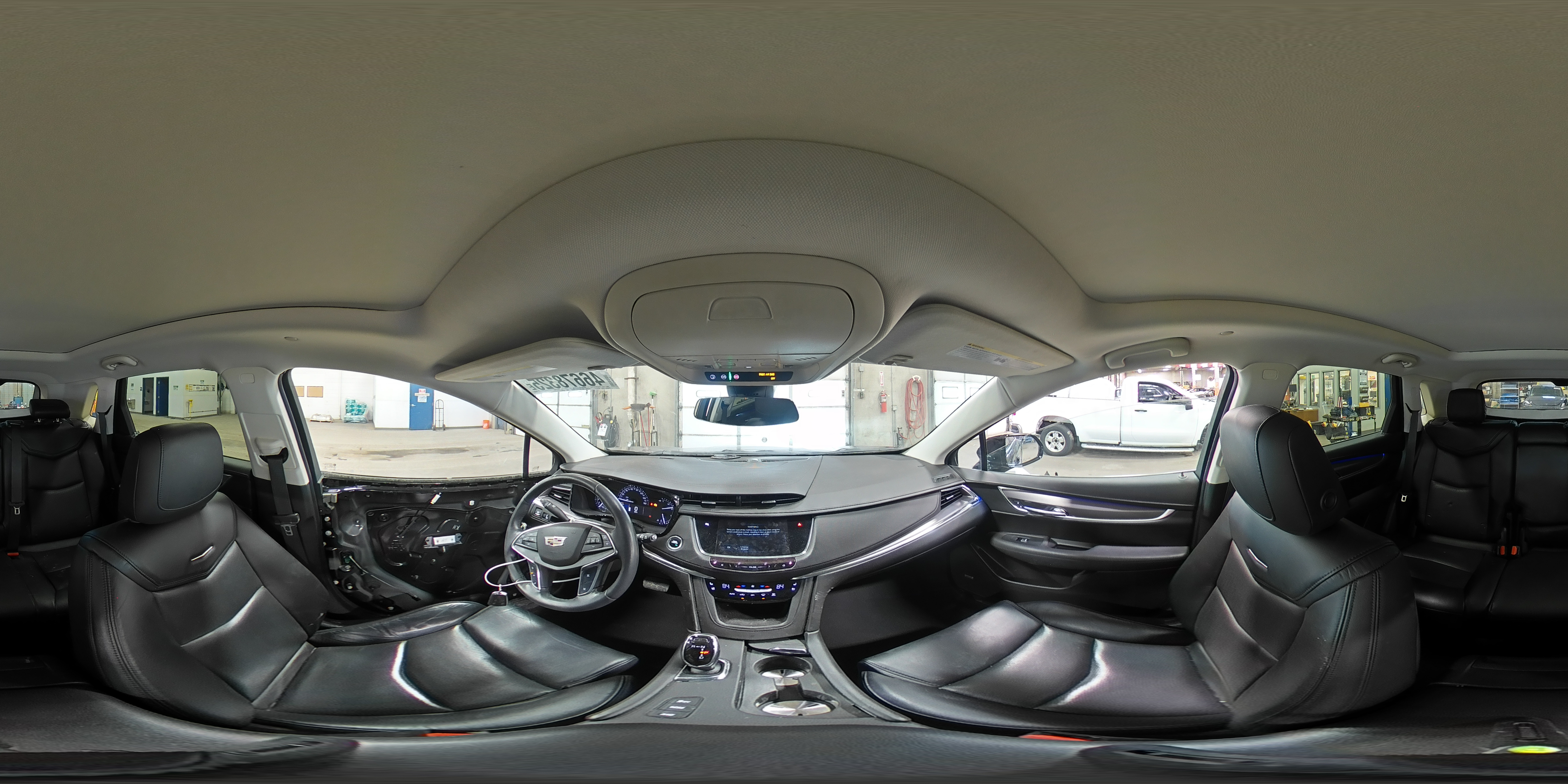 2017 Cadillac XT5 - Image 14
