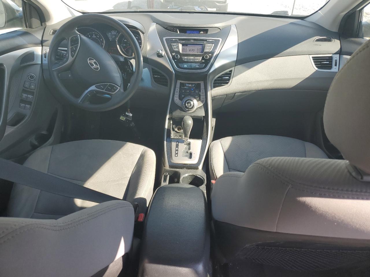 2013 Hyundai Elantra - Image 8