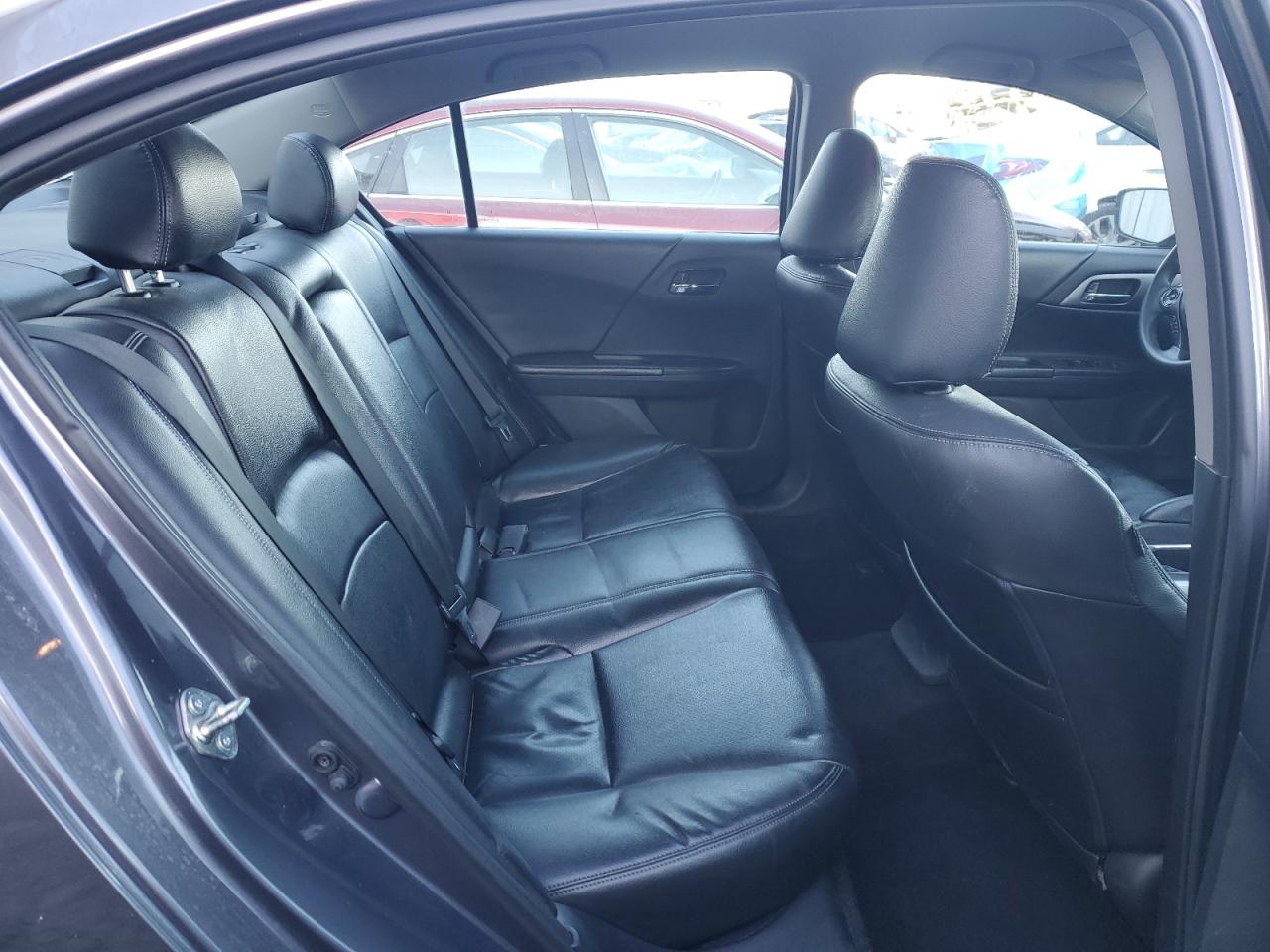 2015 Honda Accord - Image 10