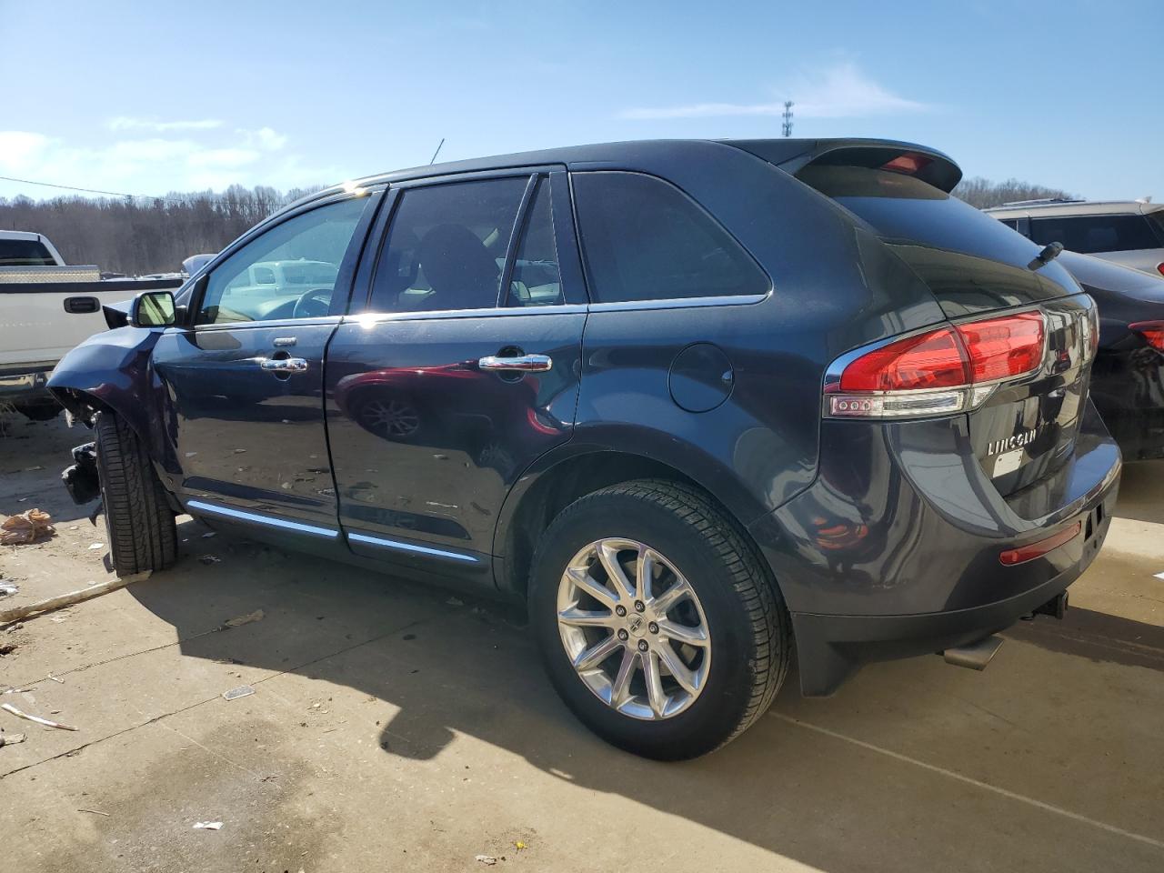 2013 Lincoln MKX - Image 2