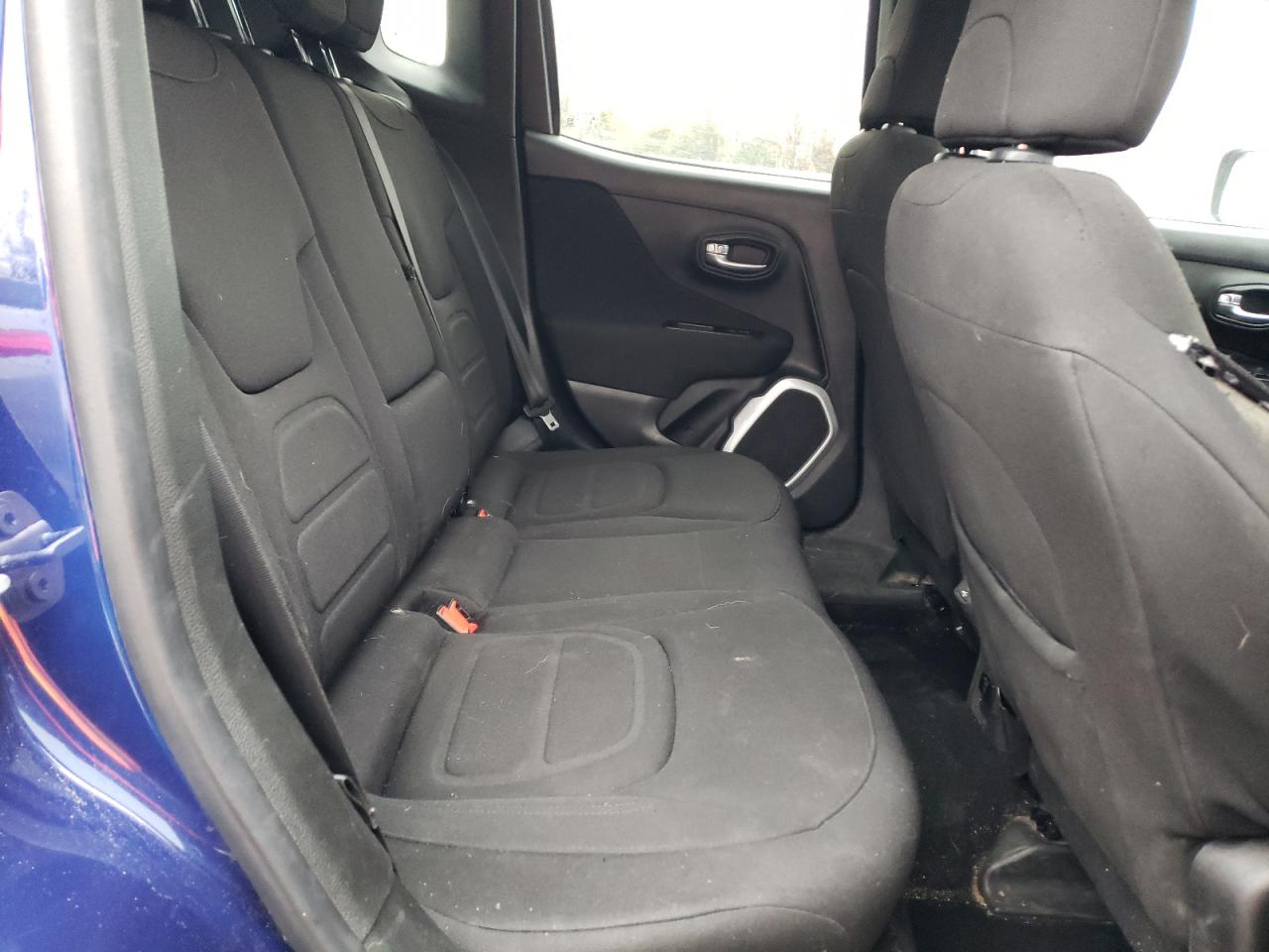 2018 Jeep Renegade - Image 11