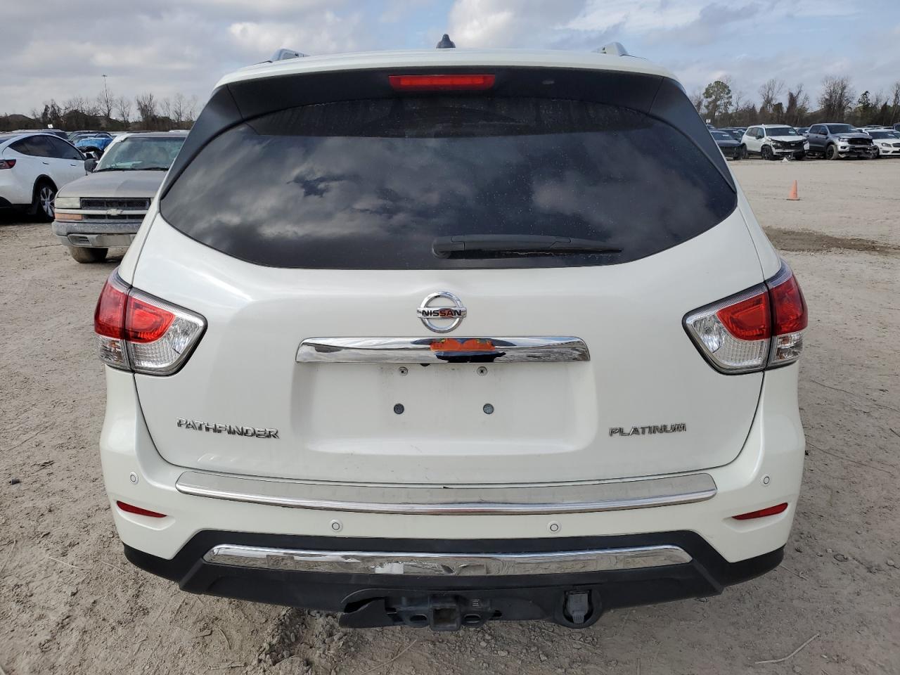 2015 Nissan Pathfinder - Image 6