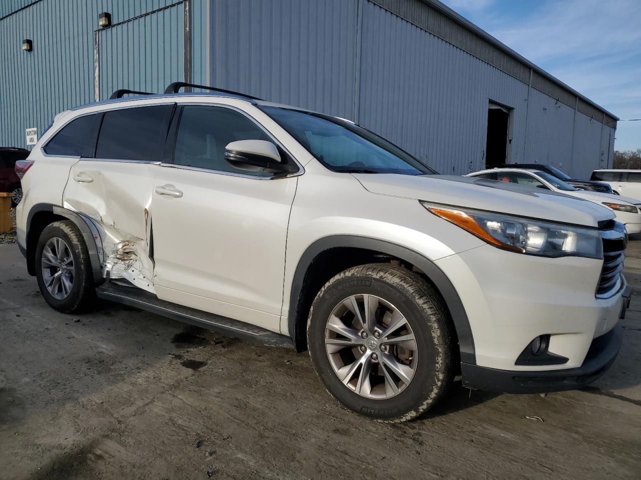 2015 Toyota Highlander - Image 4