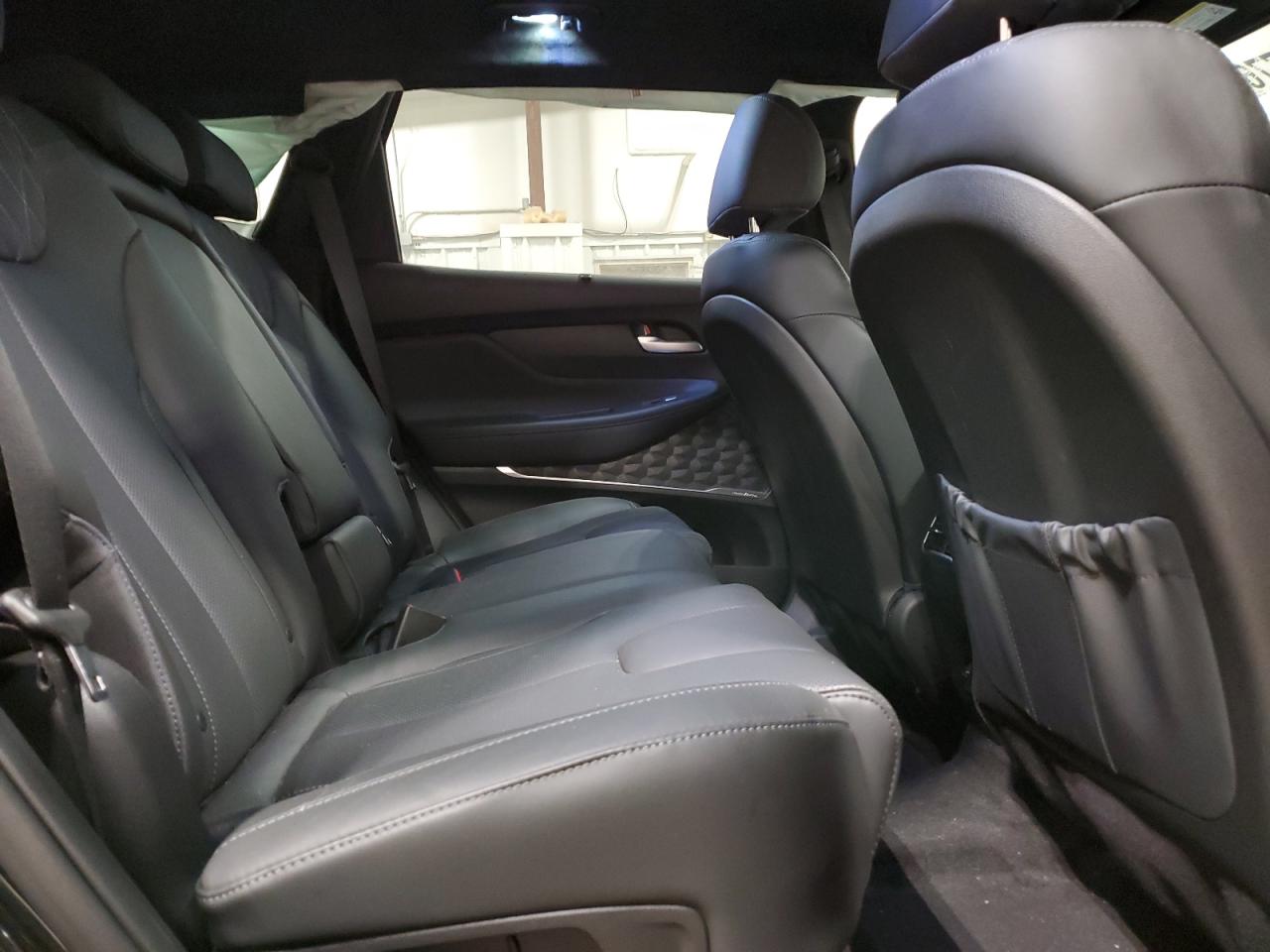 2022 Hyundai Santa Fe - Image 11