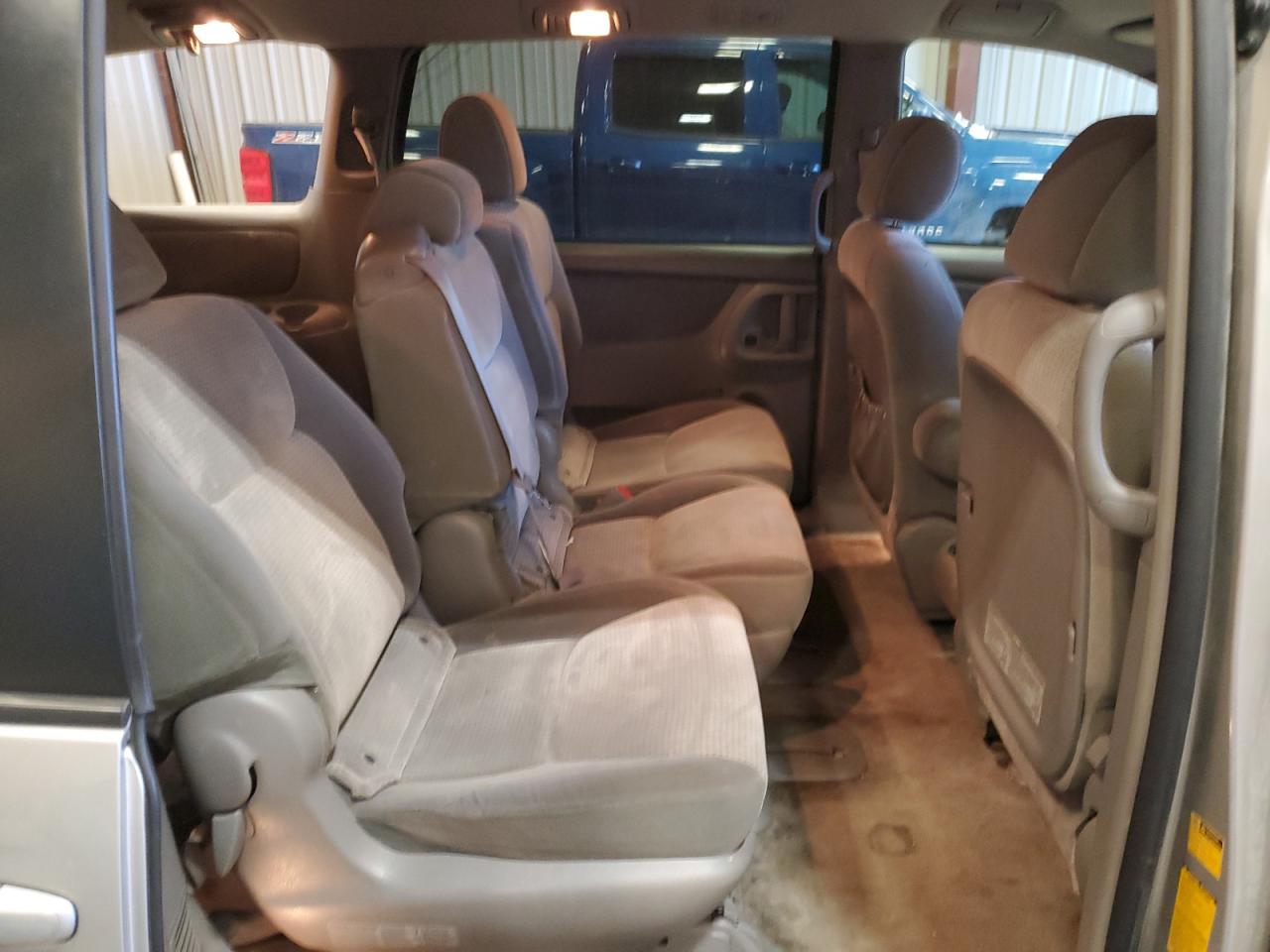 2007 Toyota Sienna - Image 12