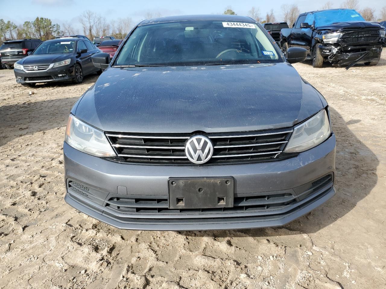 2015 Volkswagen Jetta - Image 5