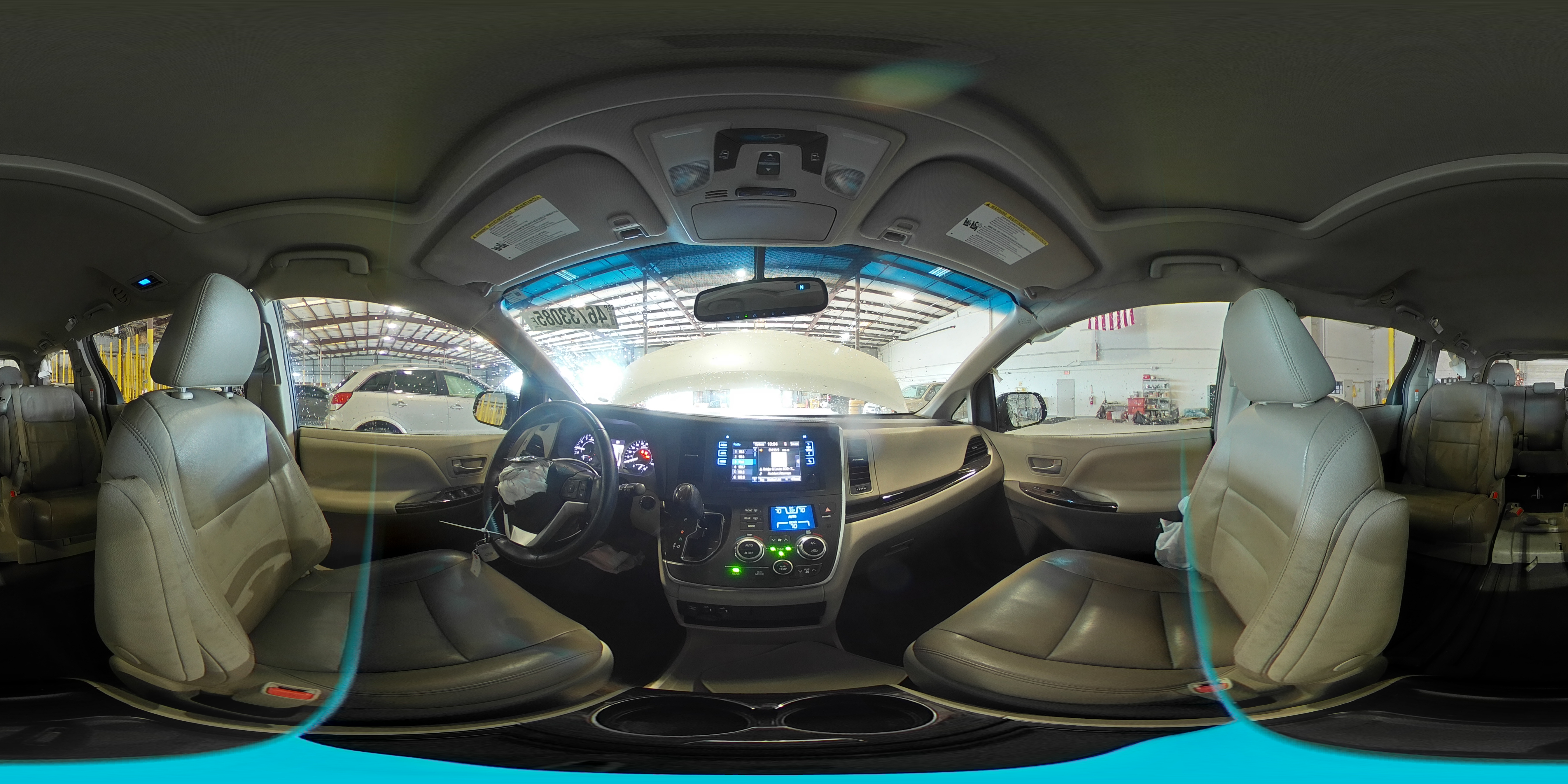2015 Toyota Sienna - Image 14
