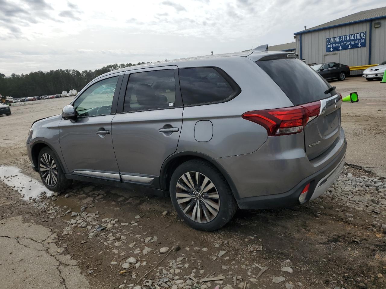 2020 Mitsubishi Outlander - Image 2