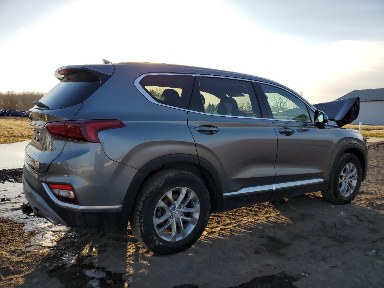 2019 Hyundai Santa Fe - Image 3