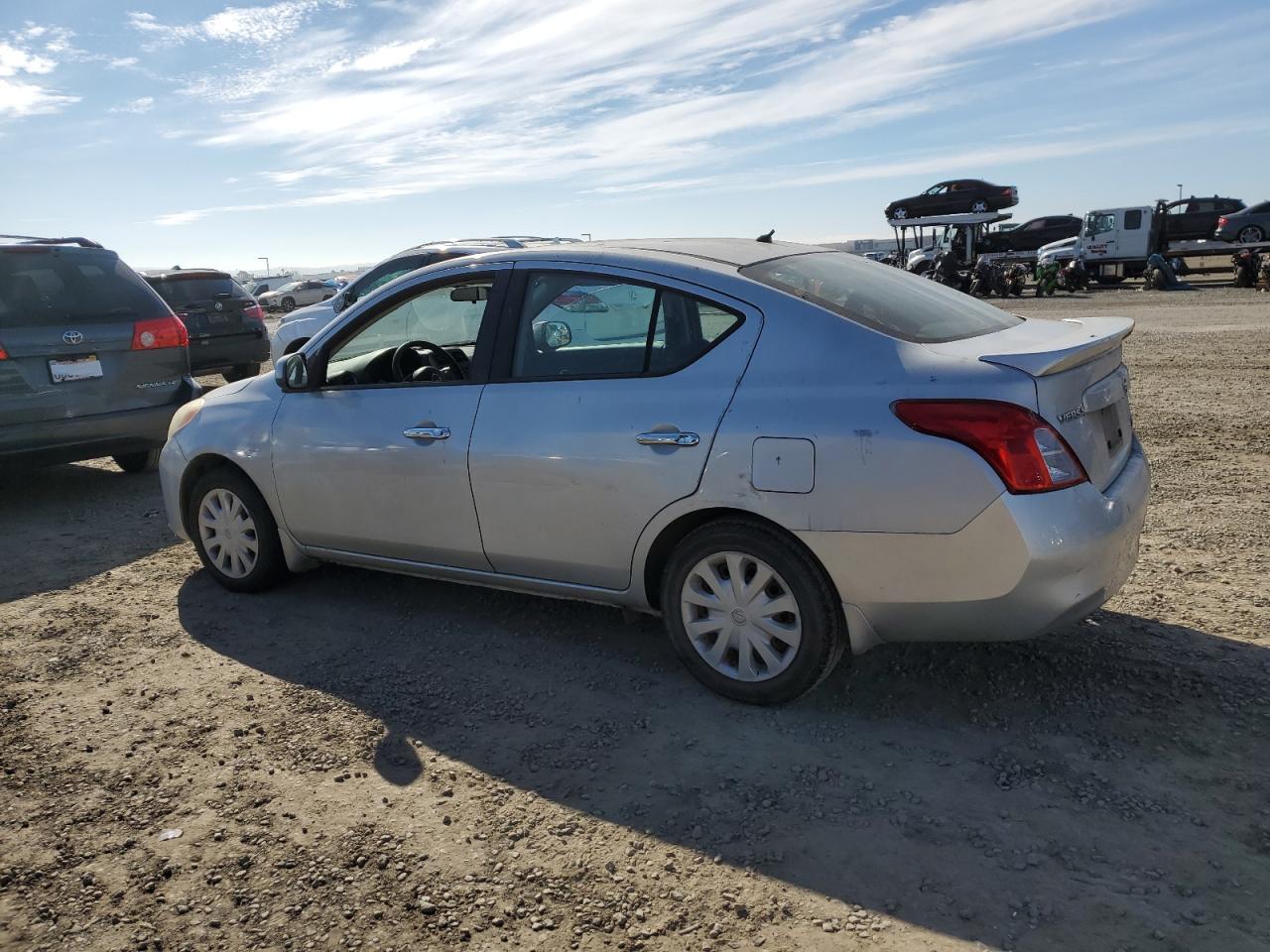 2013 Nissan Versa - Image 2