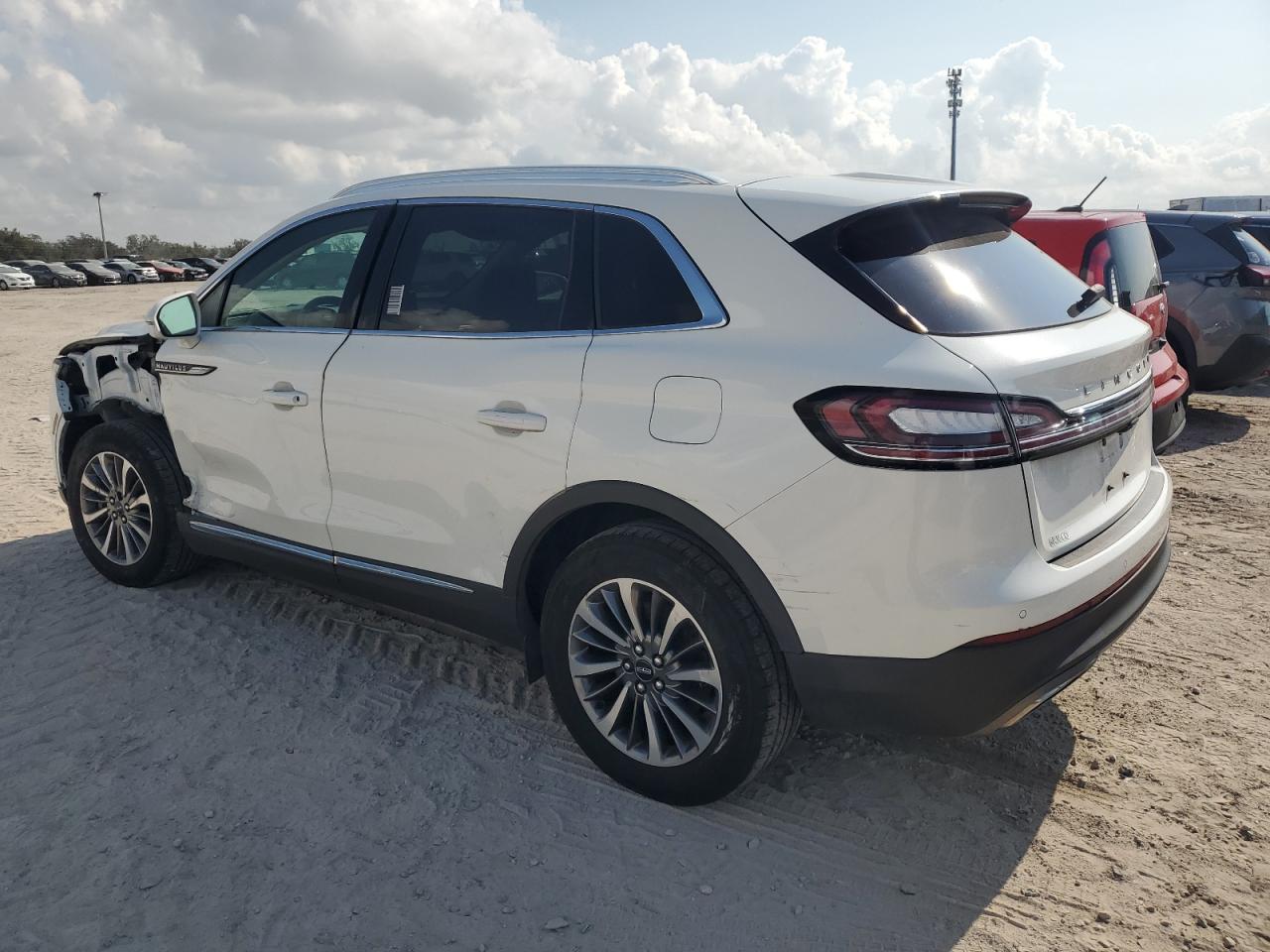 2021 Lincoln Nautilus - Image 2