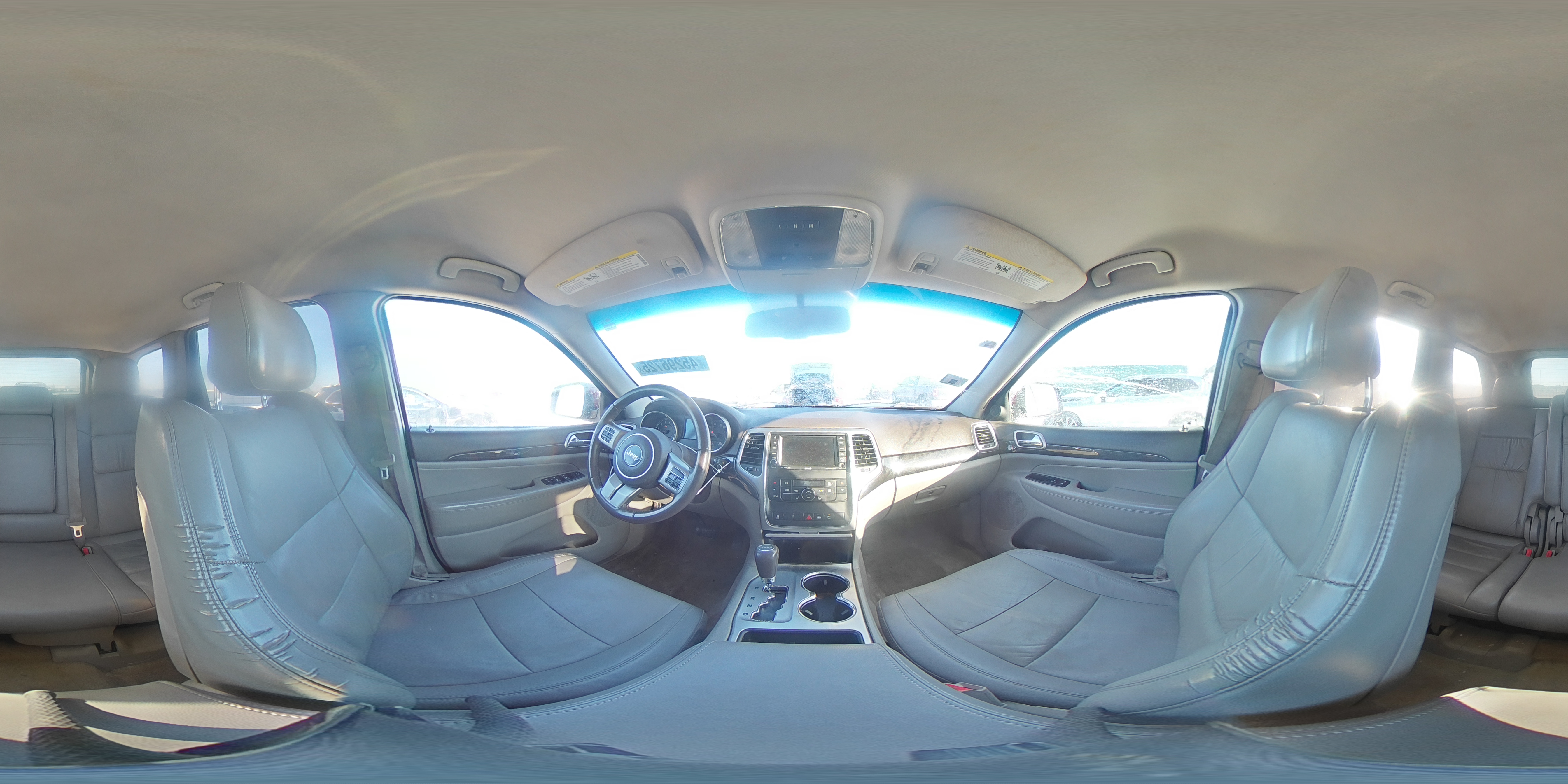 2011 Jeep Grand Cherokee - Image 13