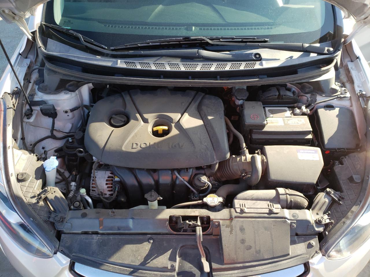 2013 Hyundai Elantra - Image 11