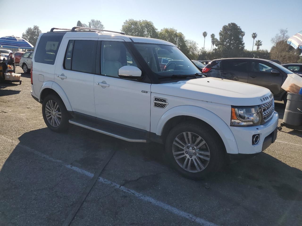 2016 Land Rover LR4 - Image 4