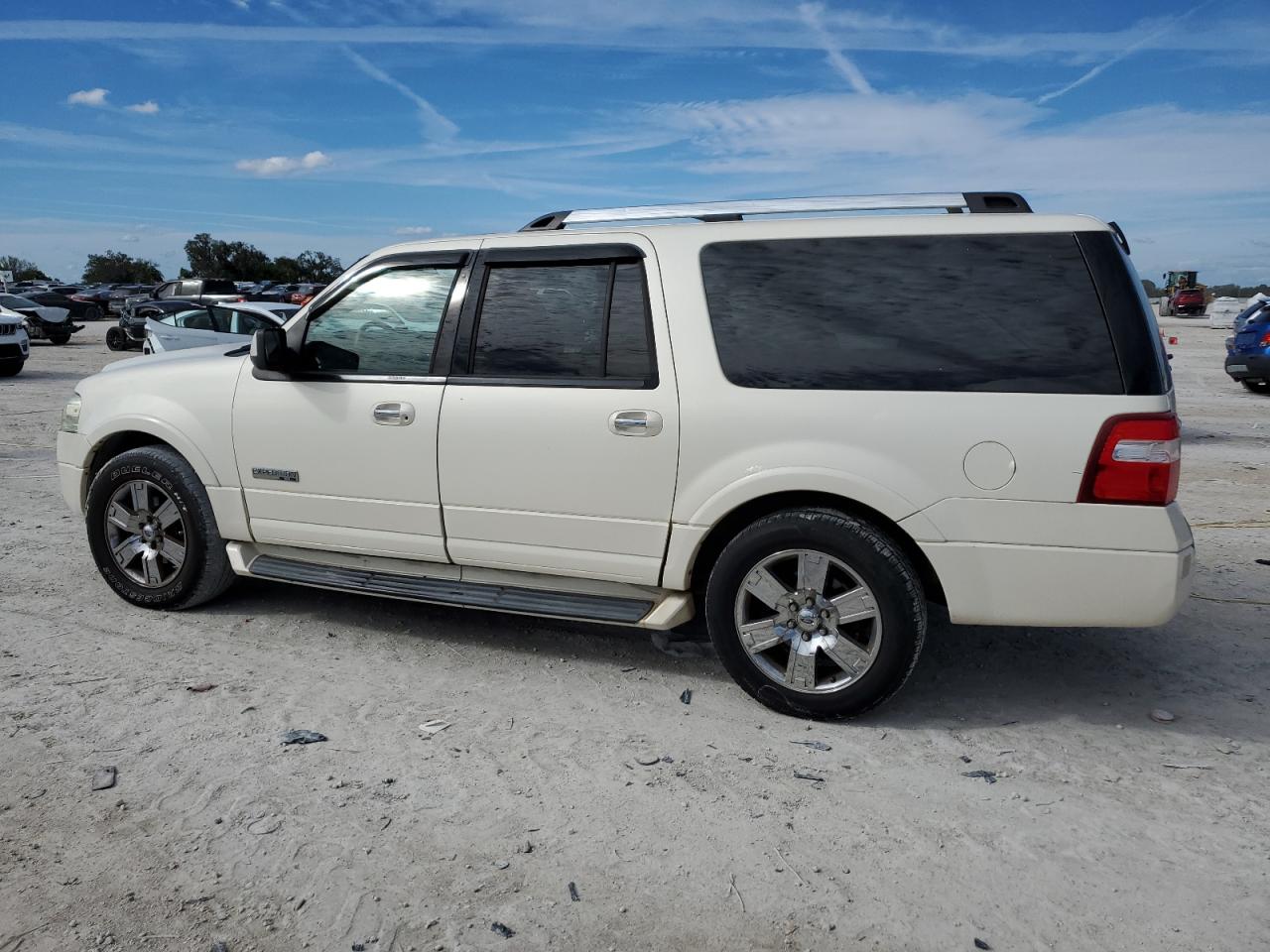2007 Ford Expedition - Image 2