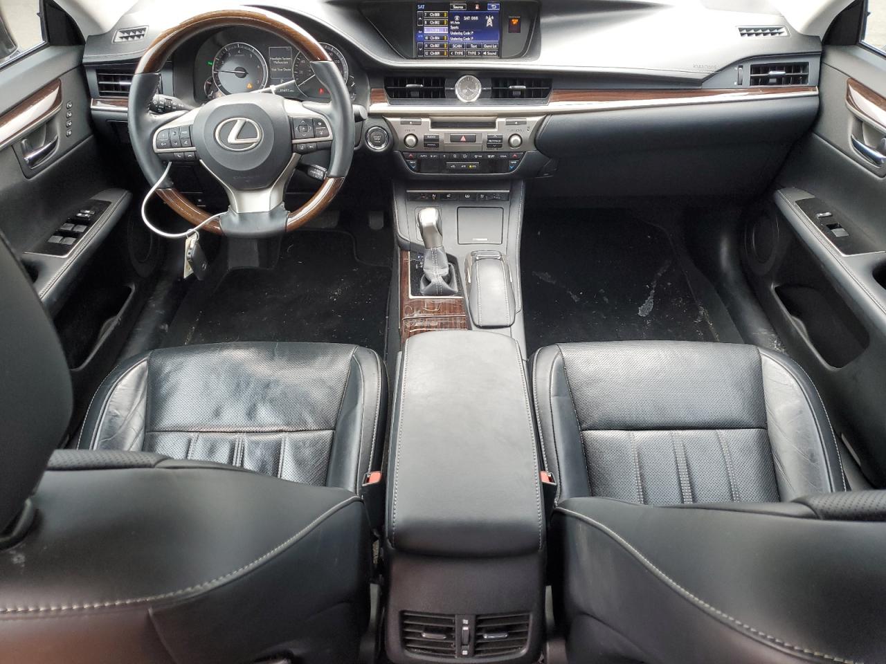 2016 Lexus ES - Image 8