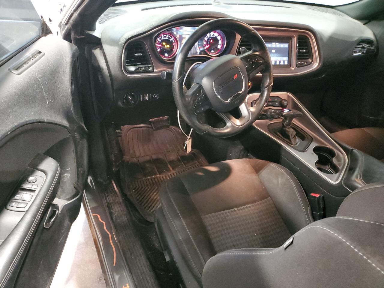 2019 Dodge Challenger - Image 8