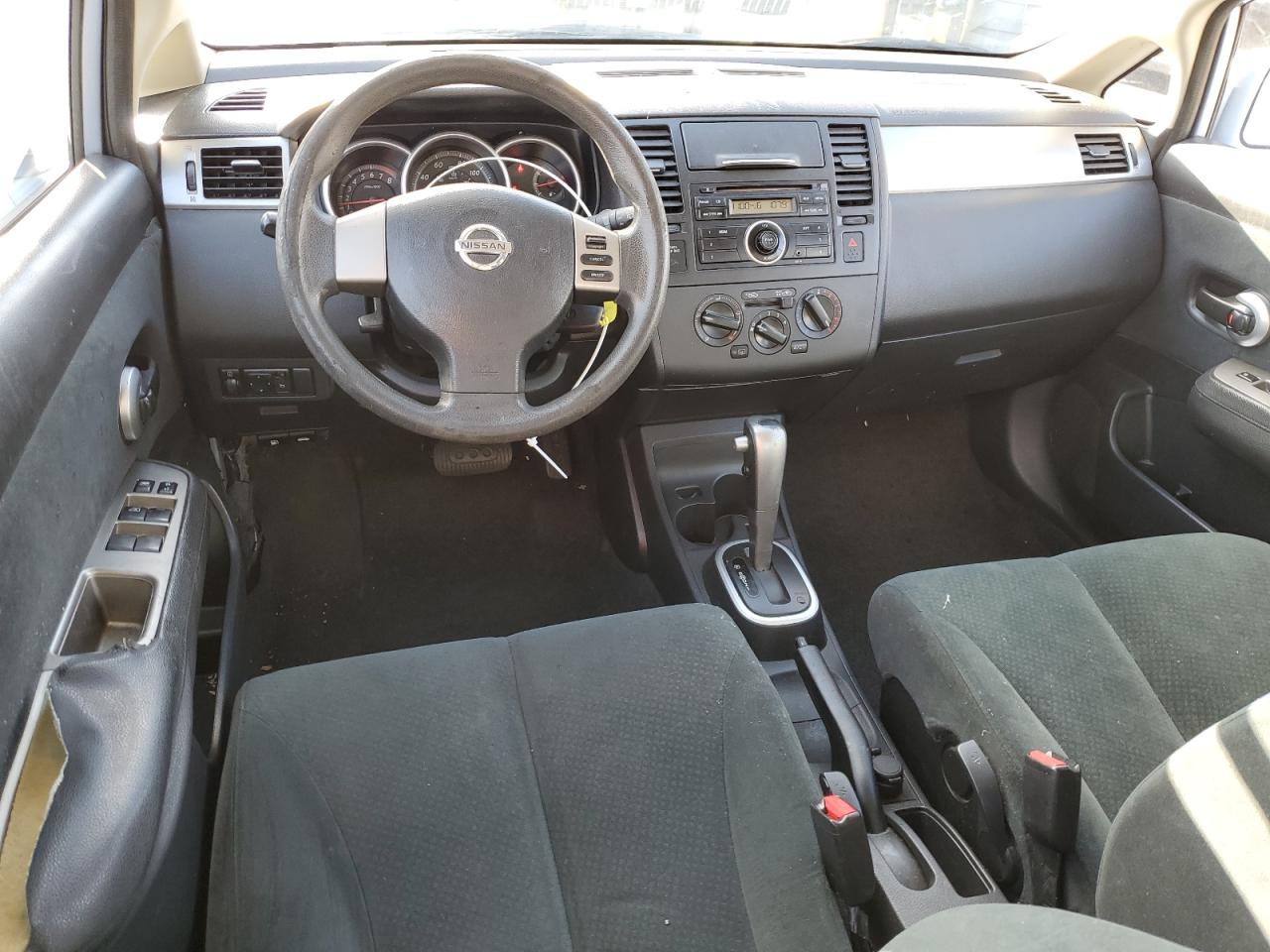 2010 Nissan Versa - Image 8