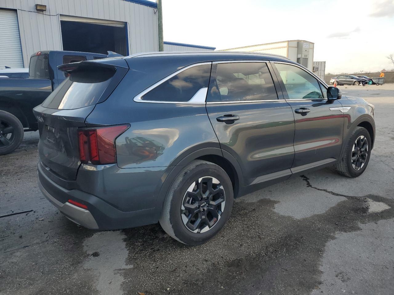 2024 Kia Sorento - Image 3
