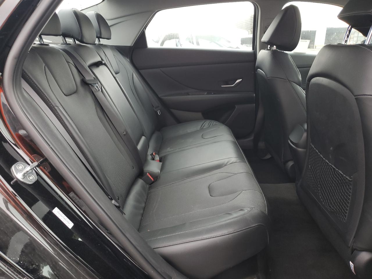 2022 Hyundai Elantra - Image 10