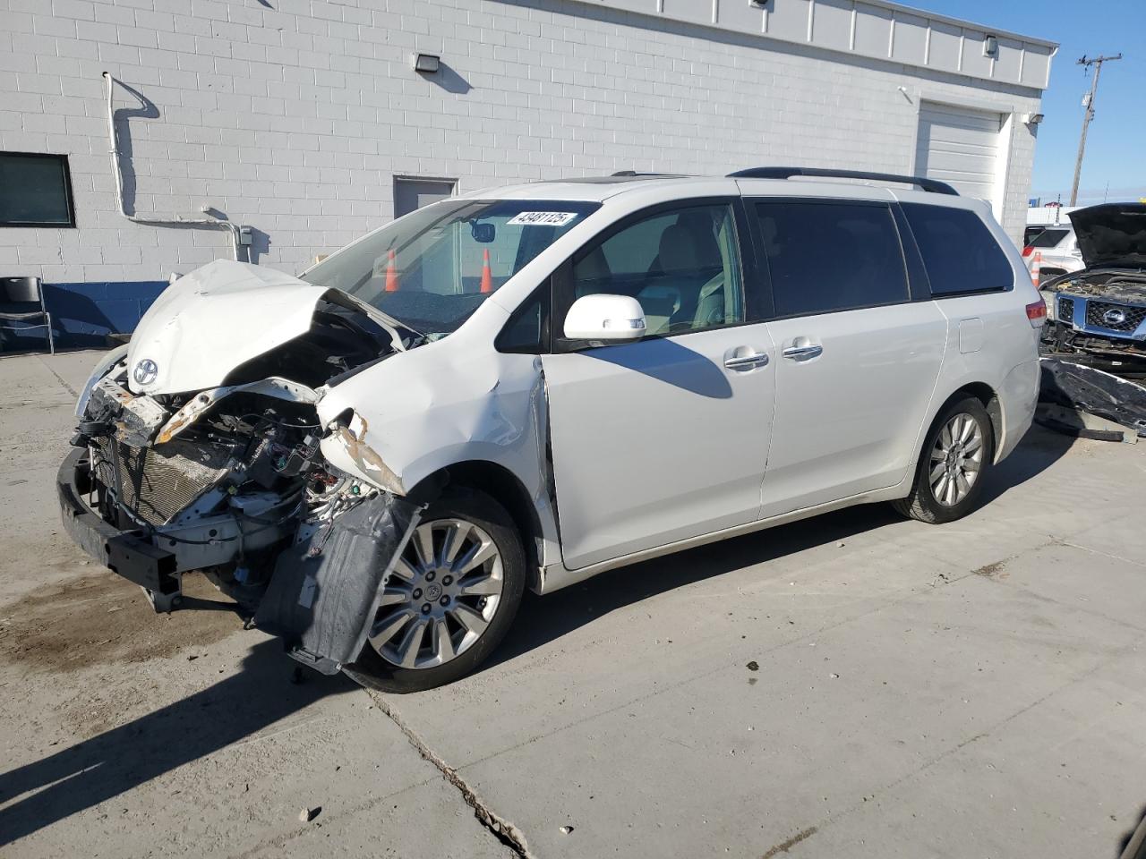 2014 Toyota Sienna - Image 1