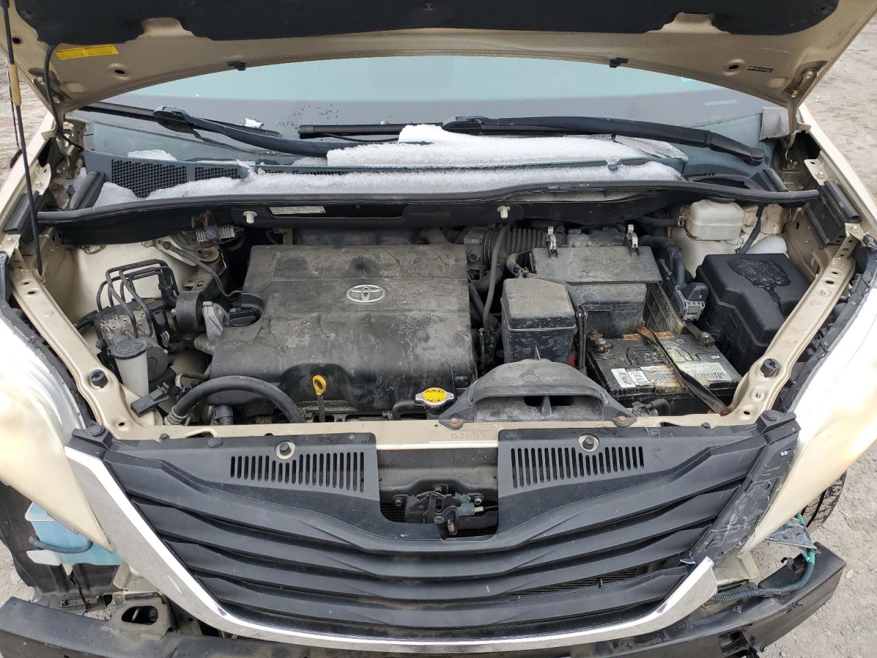 2011 Toyota Sienna - Image 12