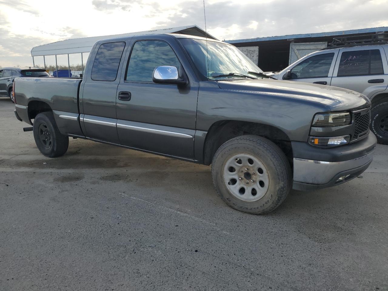 2001 GMC Sierra - Image 4