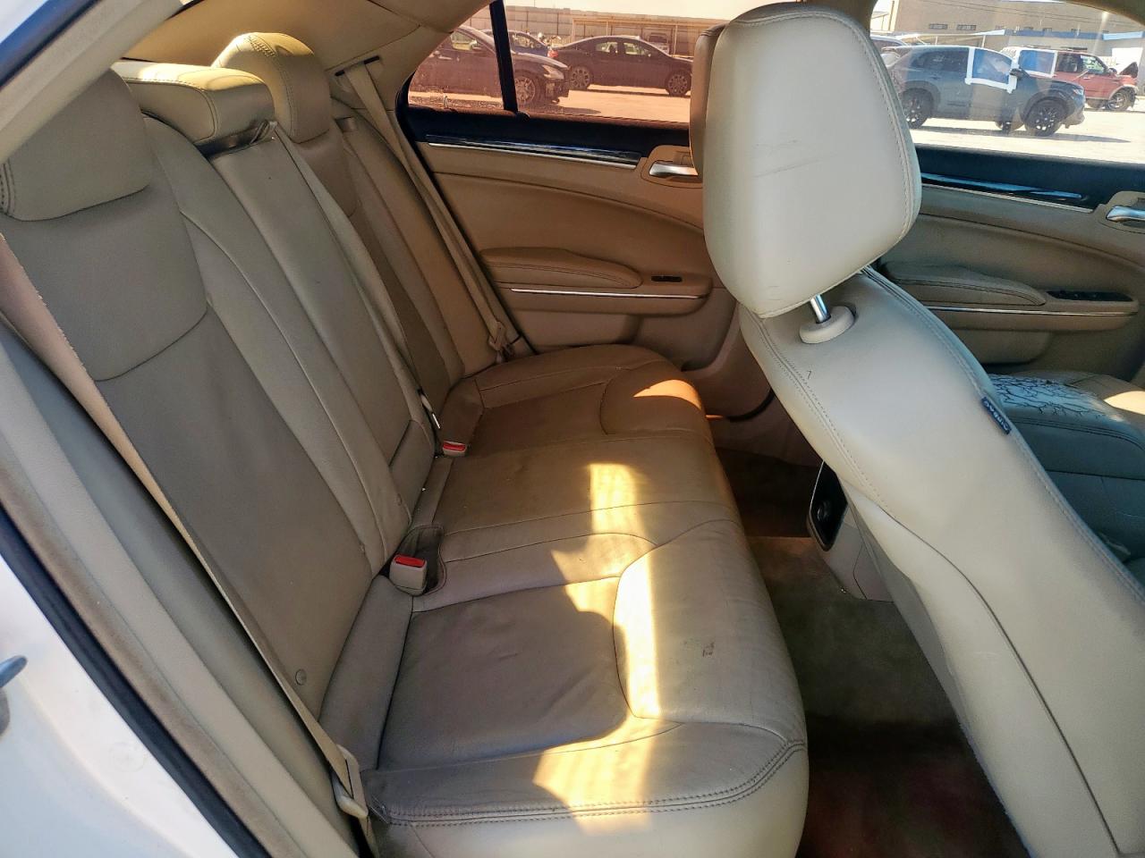 2012 Chrysler 300 - Image 10