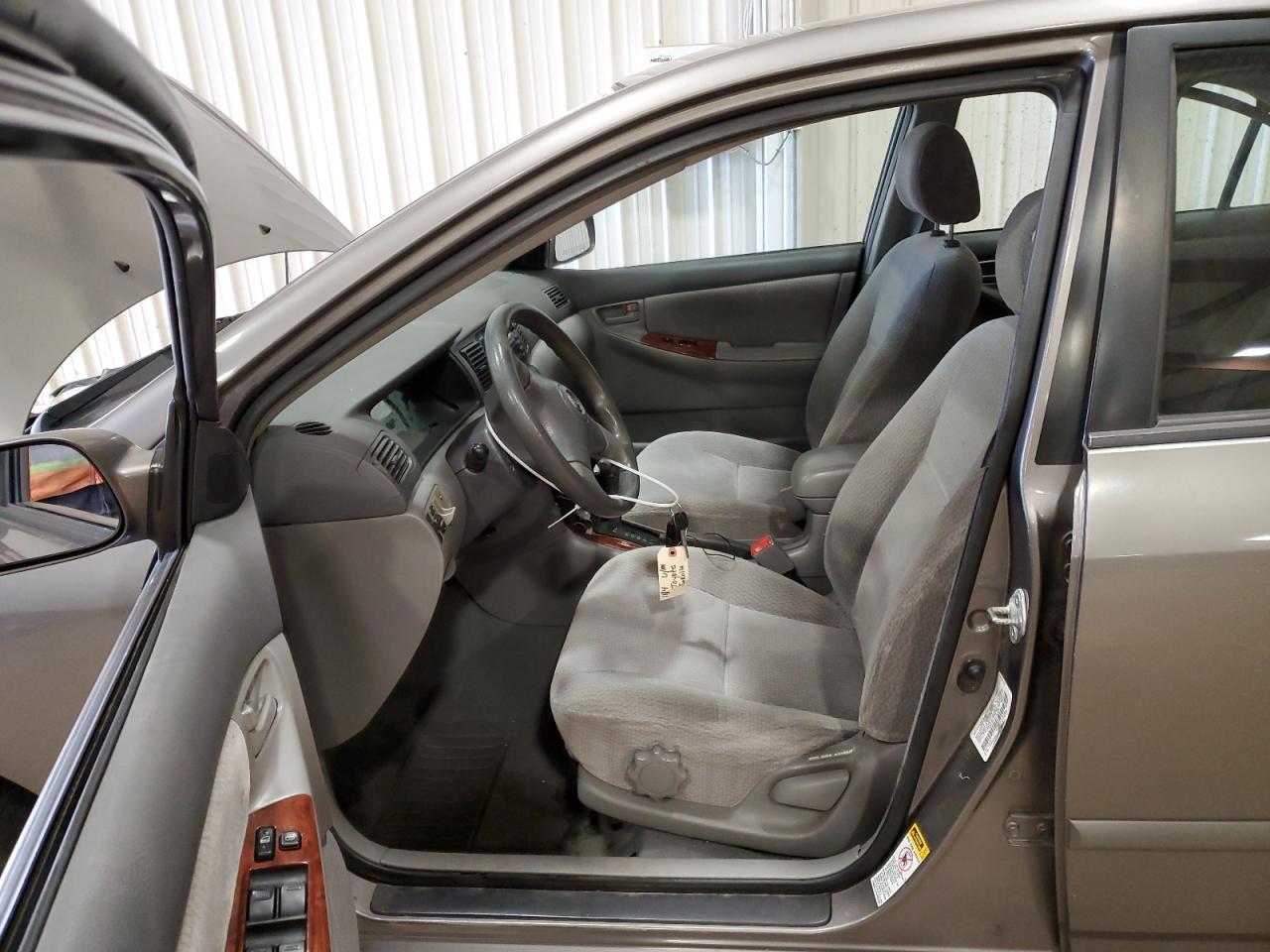 2004 Toyota Corolla - Image 7