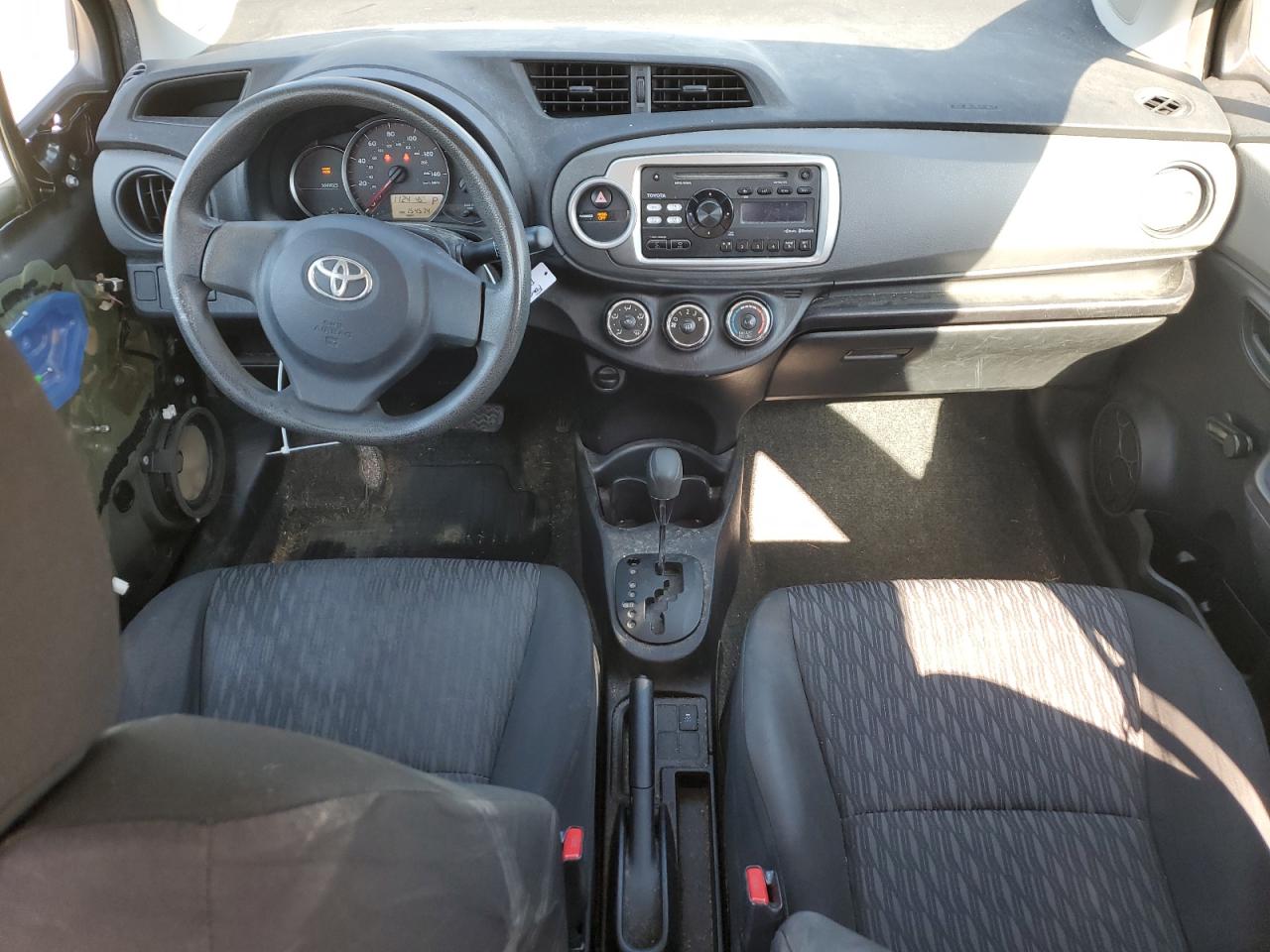 2014 Toyota Yaris - Image 8