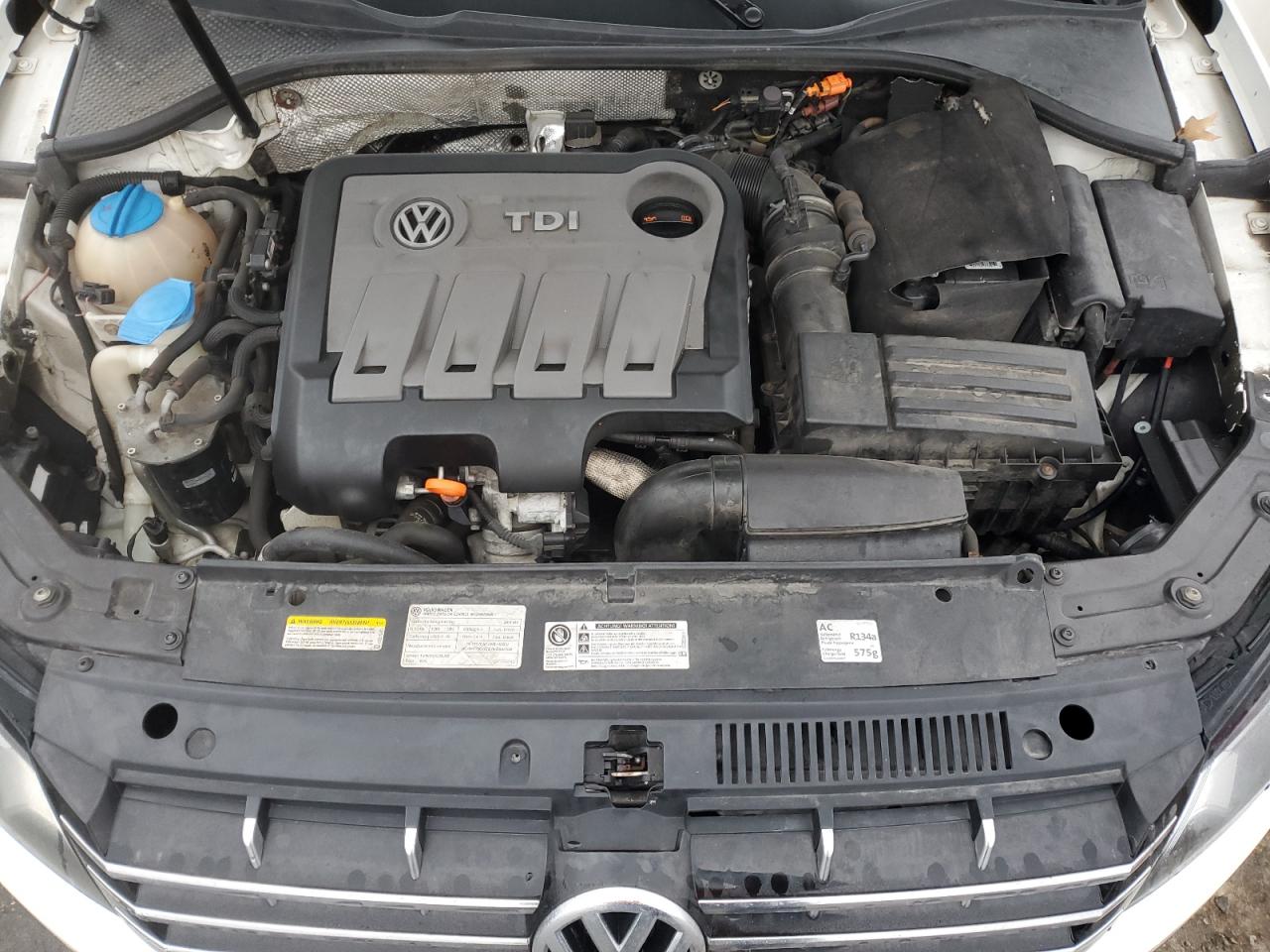 2014 Volkswagen Passat - Image 13