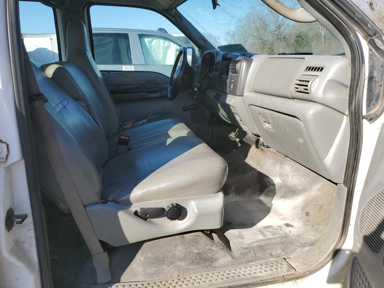 2007 Ford F350 - Image 5