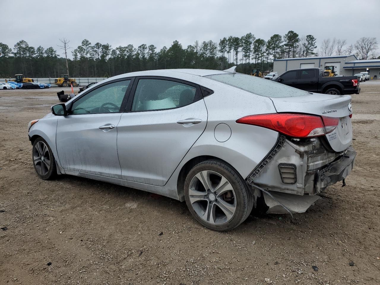 2013 Hyundai Elantra - Image 2