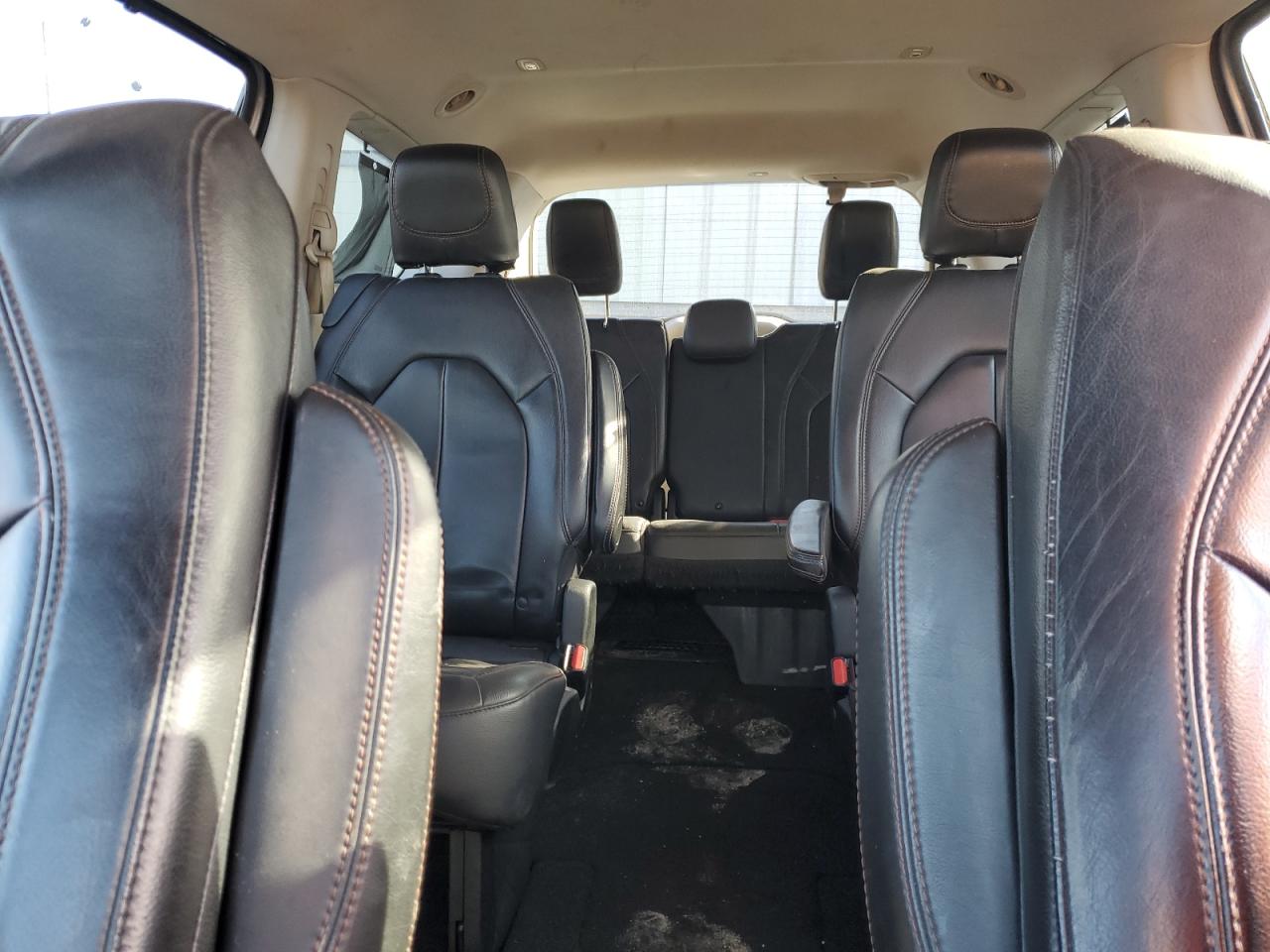 2017 Chrysler Pacifica - Image 10